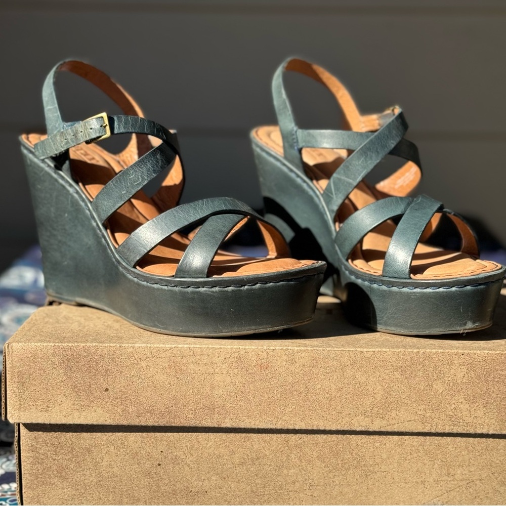 Born “Filomena” blue fig leather wedge sandals size 8/39